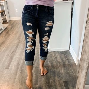 American Eagle Distressed Croped jeans